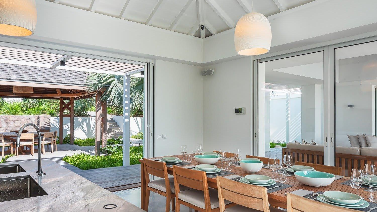 Ideally Located Prestigious Villa Toiny Екстер'єр фото